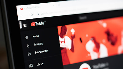YouTube Music trials AI hosts for music streaming