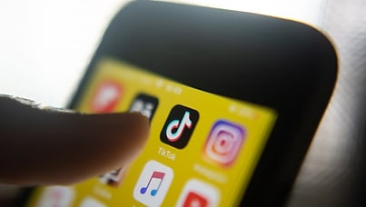 Report: Australians are increasingly exposed to risk of eating disorders by social media