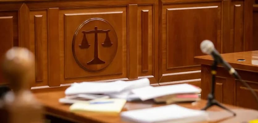 court interior reb p3pjze