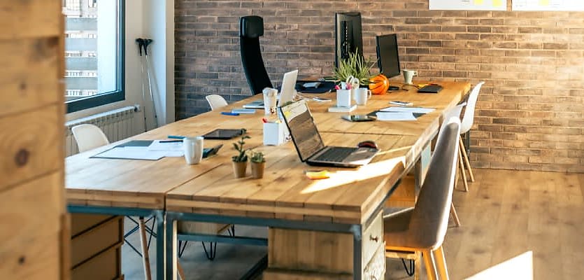 modern workspace reb