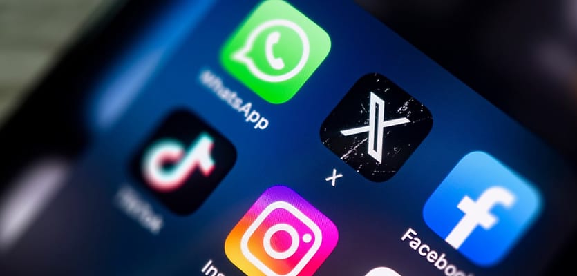 social media apps phone reb kunytn