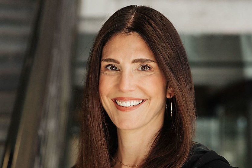 The Psychology Behind The Employee Trust Gap With Ai