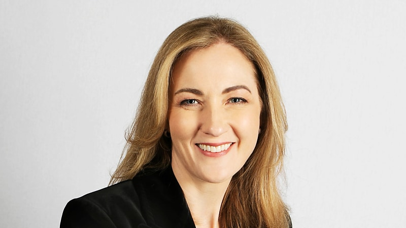 renae smith headshot qh9k4i