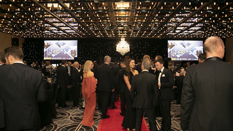 fmoty 2019 crowd smsfa k7htdz