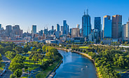 Melbourne skyline river reb