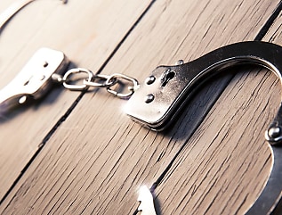 handcuffs reb wktf4w