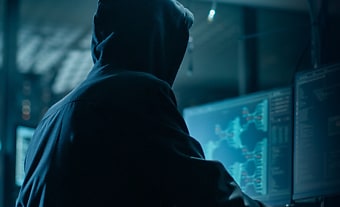 Hacker at Computer rpaurq