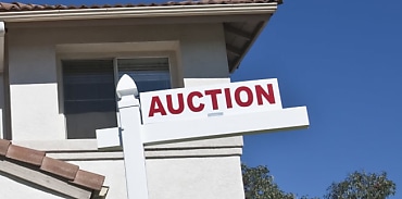 Sydney auctions withdraw as clearance rates fall 