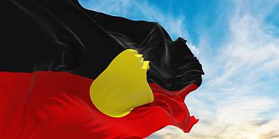 aboriginal flag hr ywgdkw