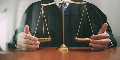 court judge scales justice lw