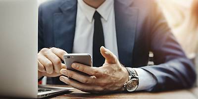 lawyer smartphone lw