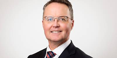 peter hewish mccabes lw d24yxr