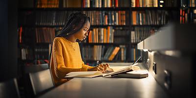 student studying lw dyxlku