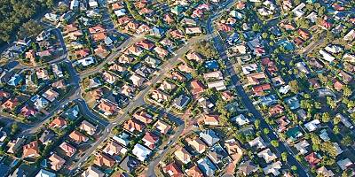 aerial suburbs property spi nmw5e2