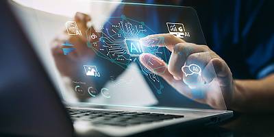 man using AI spi wvdwxz