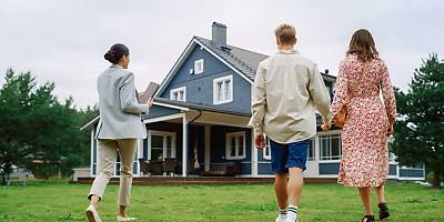 couple house viewing ta dhtfsn