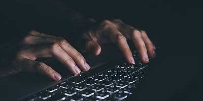 dark keyboard scam ta lpuryy