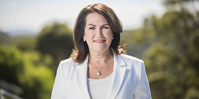 111 Senator Deborah O Neill qcxkj3