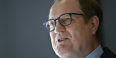 ATO Commissioner Chris Jordan 42 dpolez