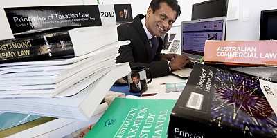 Indra Abeysekera ad rojemi