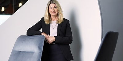 Suanne Russell ad wundpr