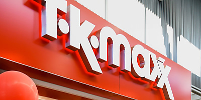 TK Maxx store front ad snpsoa