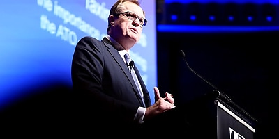 Chris Jordan speaking 2 ad