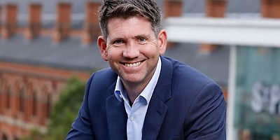 darren cran accountsIQ ad at
