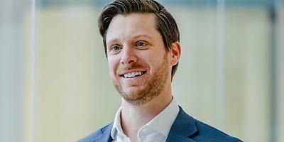 simon wotherspoon perks private wealth ad mfpung