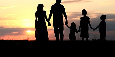 family silhouette ad at ngqdaa