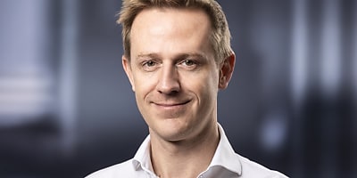 hugh selleck at y7jtqn