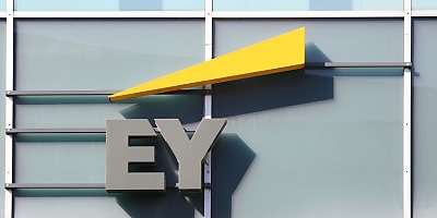 EY building sign hr r2j8or