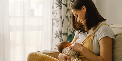 breastfeeding mother child hr rguvh7