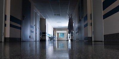 hospital corridor dark hr lei3gh