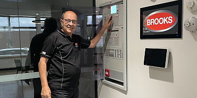 jim tsandis hr uii0za