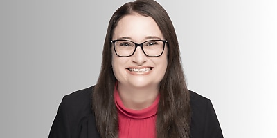 louise hogg holding redlich hr qdg46y