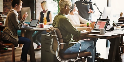 modern workplace office women hr sglp9s