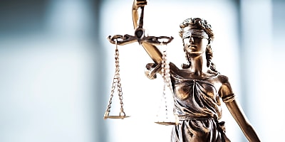 scales of justice statue hr qz0pmm