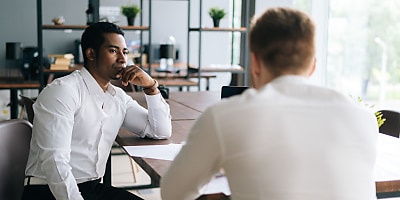 serious meeting hr l3wrdc