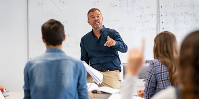 teacher classroom hr fqnzab