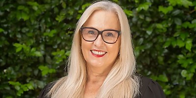 tracey broers hr v8evqo