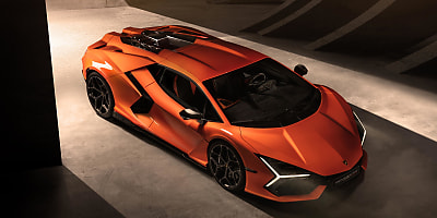 Lamborghini Revuelto overhead wah496