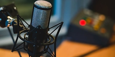 microphone podcast