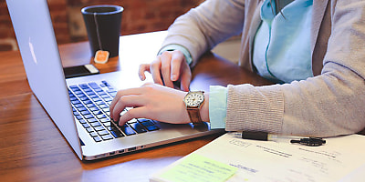 working laptop 850x492