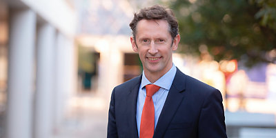 stephen jones mb pdv8zm