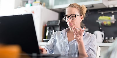 work from home woman ne