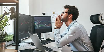 worried businessman stockmarket ne