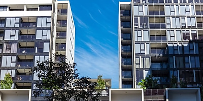 apartment units building front reb xhzz8f