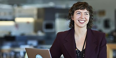 claudia conley flatmates reb vqf79d