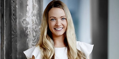 Dr Nicola Powell reb